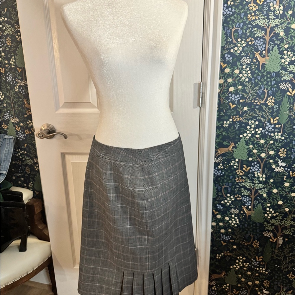 Tahari Gray and Pink Plaid A-Line Skirt - Picture 2 of 5
